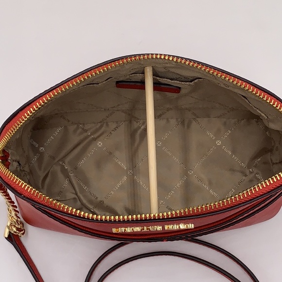 MICHAEL KORS
Jet Set Travel Medium Logo Dome Crossbody Bag FLAME COLOR - Picture 11 of 15